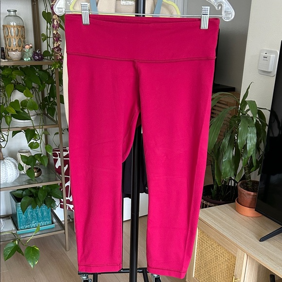 lululemon athletica Pants - Lululemon Cropped Leggings. Size 8. 20” inseam